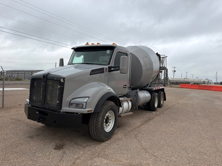 2016-kenworth-t880-image-2