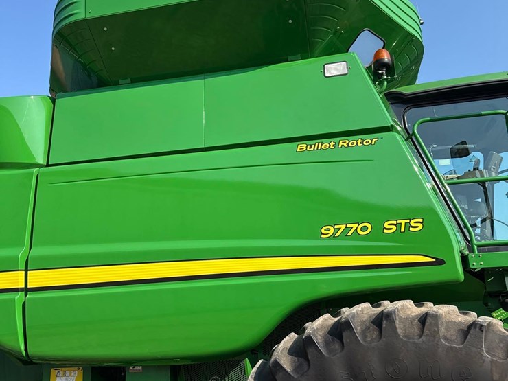2011-john-deere-9770-sts-image-104