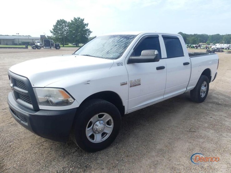 2015-dodge-ram-3500hd-image-1