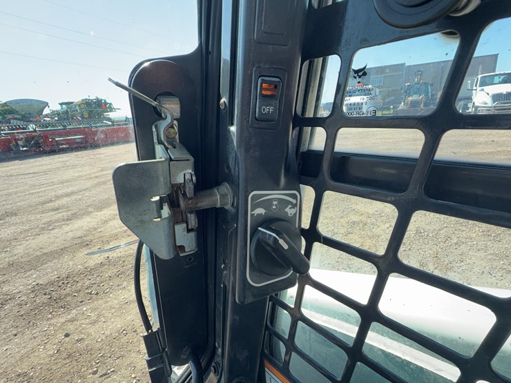 2017-bobcat-t650-image-32