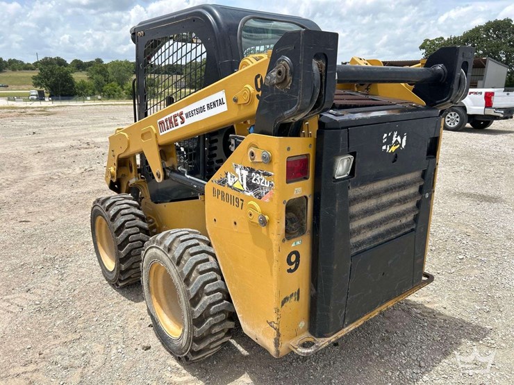 caterpillar-232d-compact-wheel-loader-skid-steer-image-2