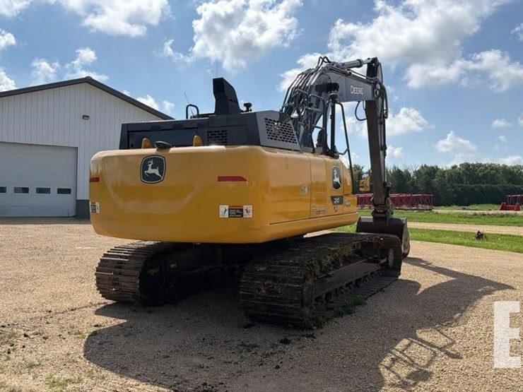 2023-deere-210-p-tier-image-3