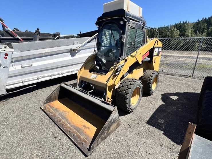 2015-caterpillar-246d-image-1