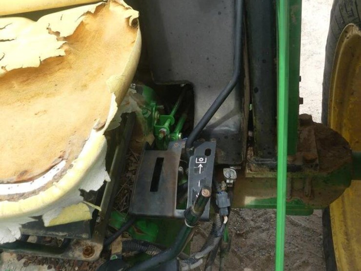 2012-john-deere-5045d-image-11