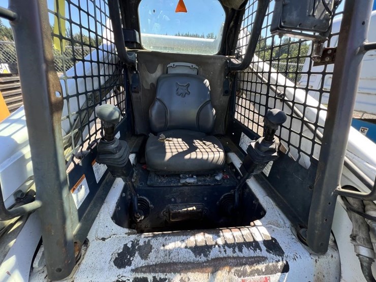 2006-bobcat-s300-image-11