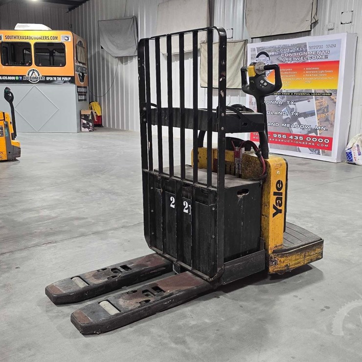 2014 YALE MPE060LF