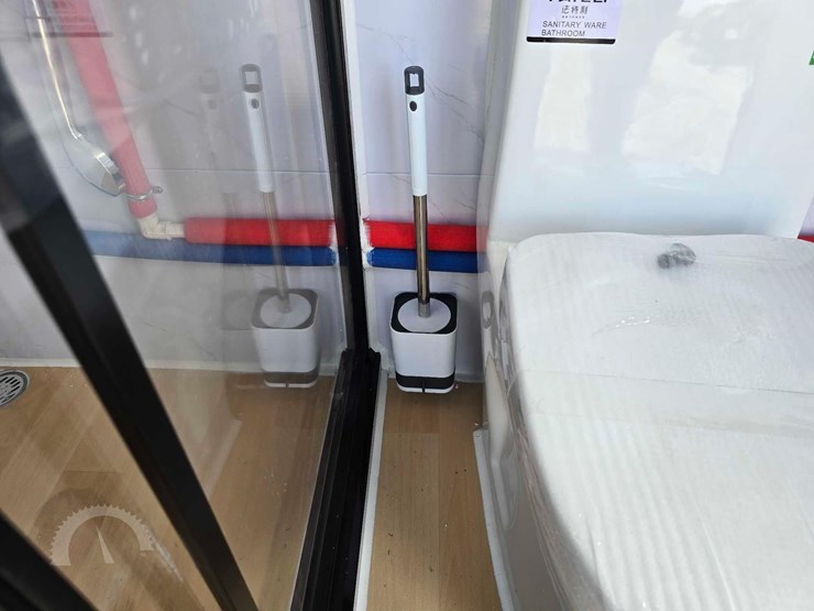 mobile-toilet-with-shower-image-14