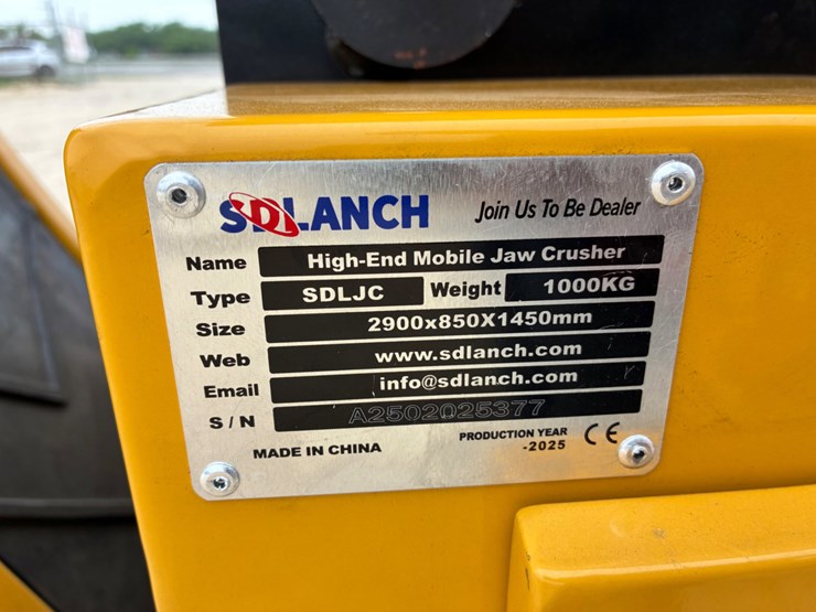 sdljd-high-end-mobile-jaw-crusher-image-10