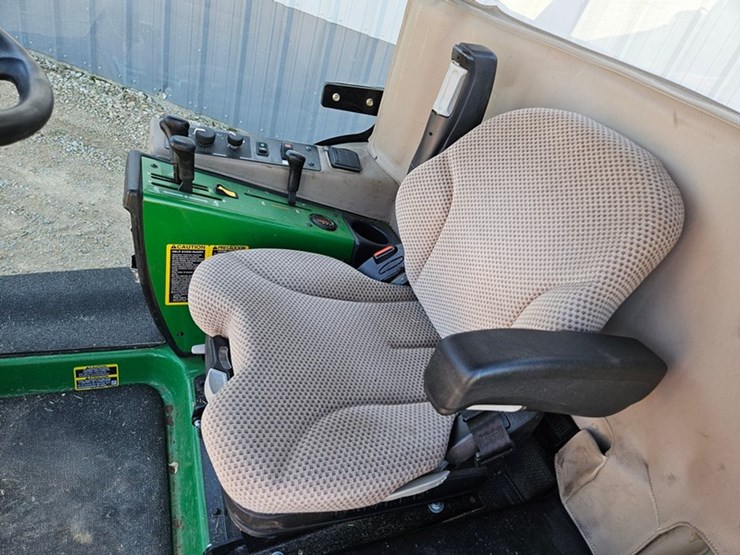 john-deere-1575-image-23