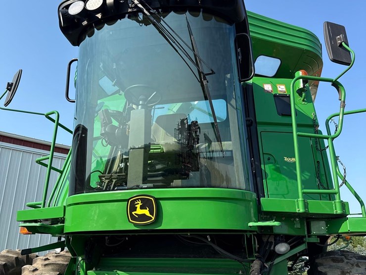 2011-john-deere-9770-sts-image-112