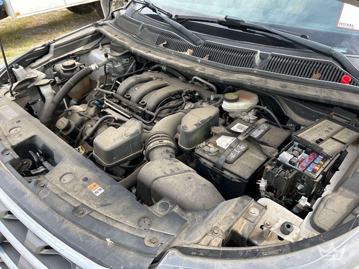 2016-ford-explorer-image-7