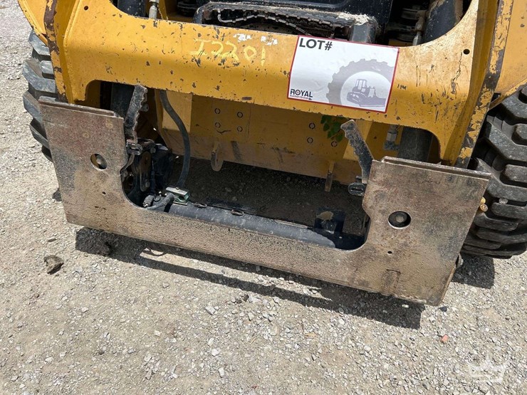 caterpillar-232d-compact-wheel-loader-skid-steer-image-15