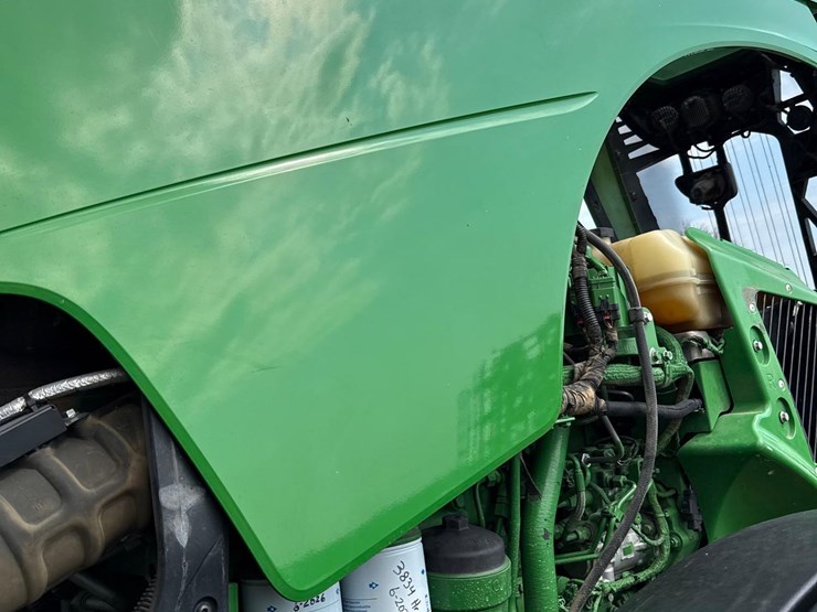 2014-john-deere-8320r-image-110