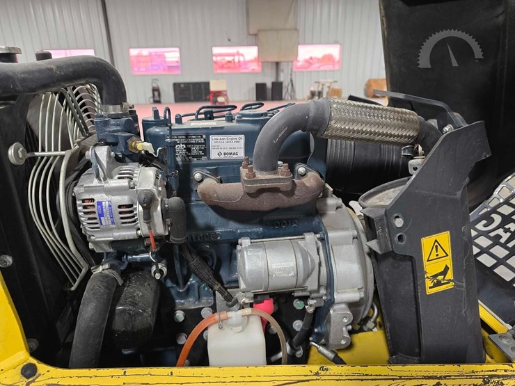 2019-bomag-bmp8500-image-21