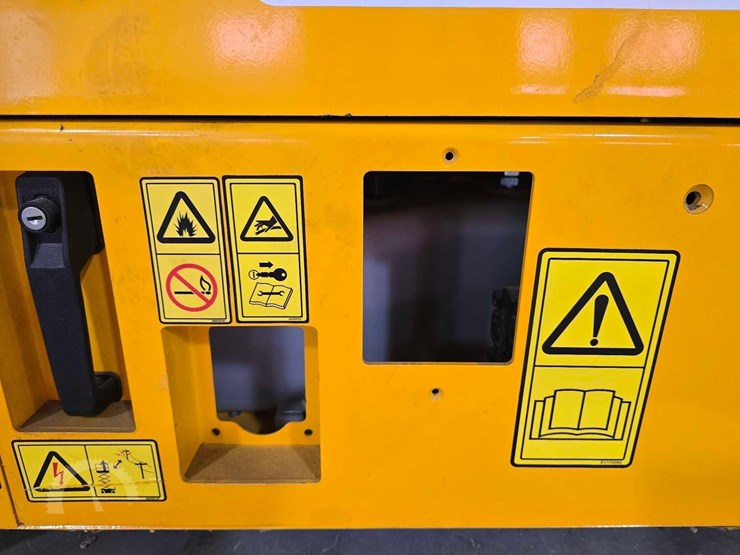 2023-jcb-s1930e-image-11
