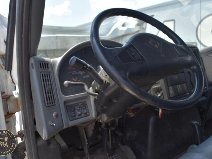 2005-international-durastar-4300-image-29