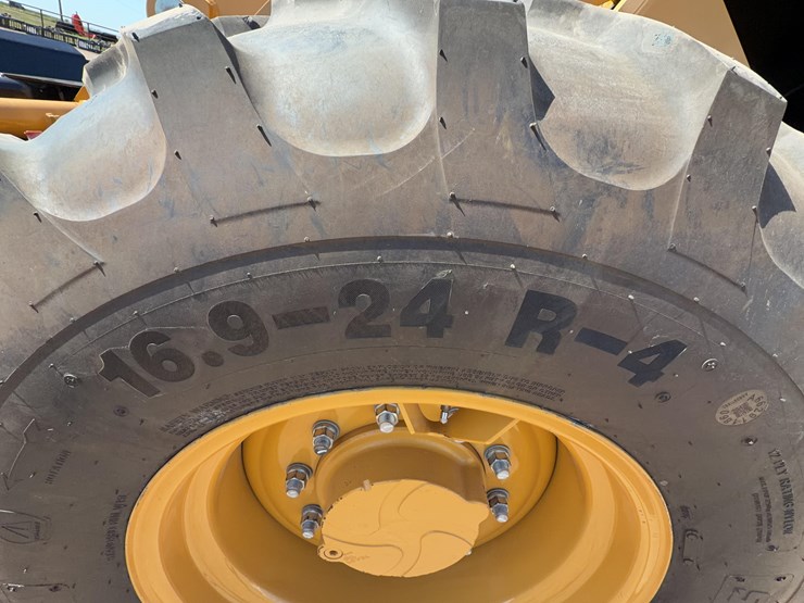 caterpillar-910-image-17