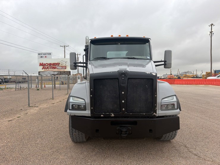 2016-kenworth-t880-image-2