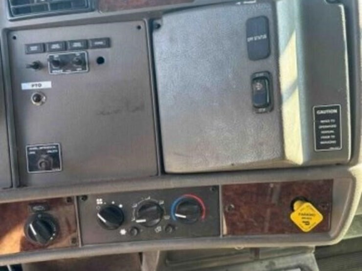 2010-kenworth-t370-image-31