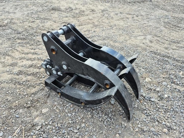 2025-future-excavator-grapple-image-1