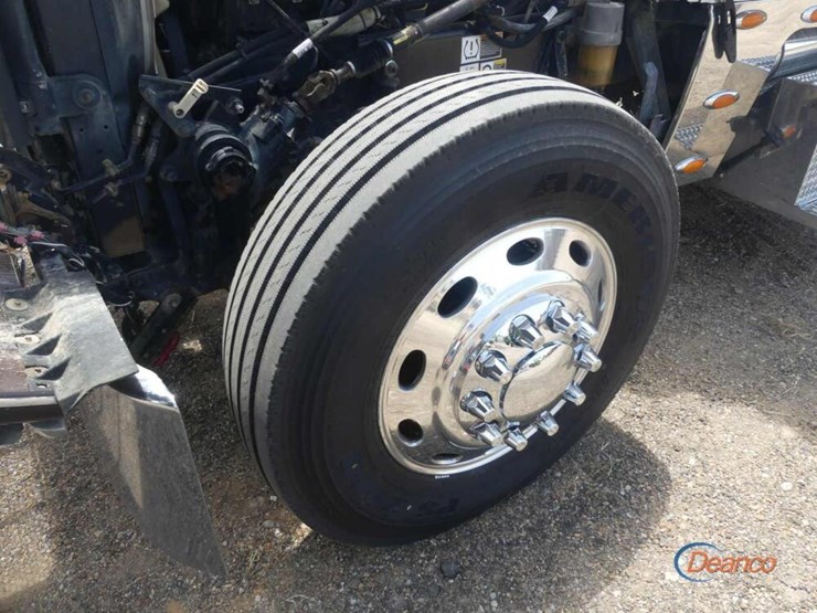 2012-peterbilt-389-image-12