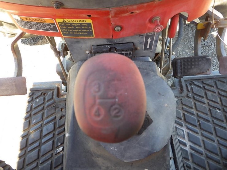 kubota-m900-tractor-image-25