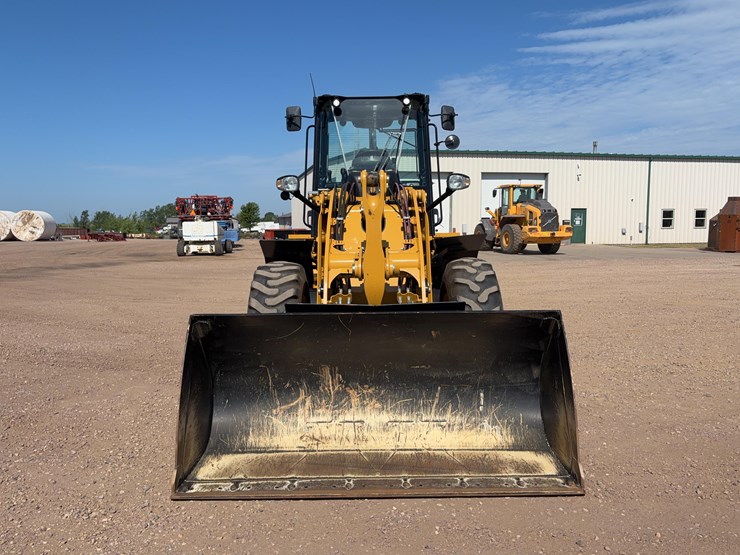caterpillar-910-image-2