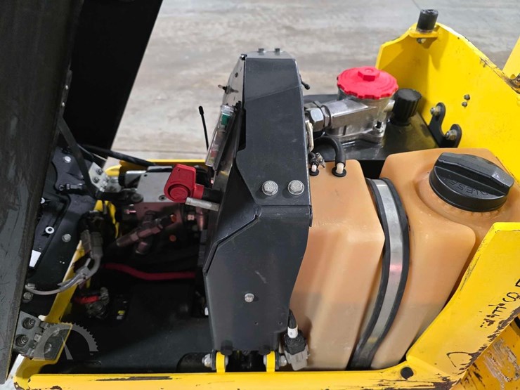 2019-bomag-bmp8500-image-14