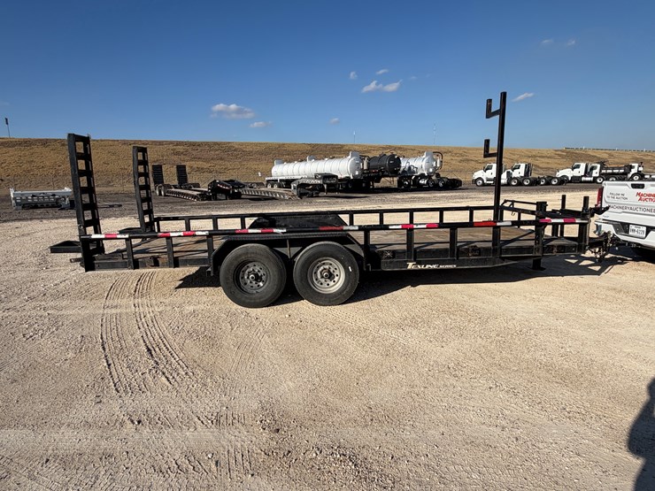 2022-texline-bobcat-hauler-image-3