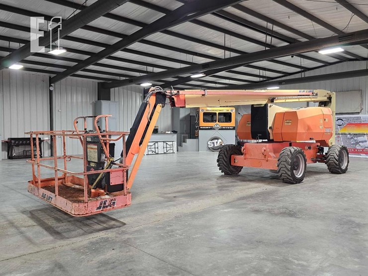 2016-jlg-800aj-image-1