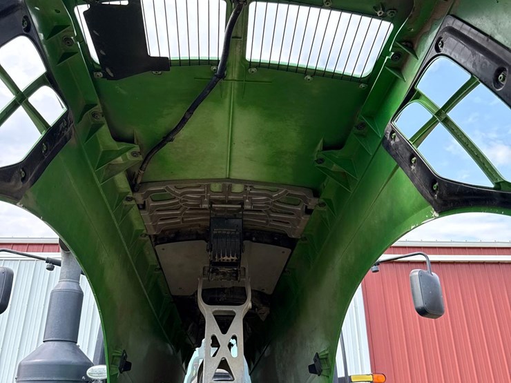2014-john-deere-8320r-image-105
