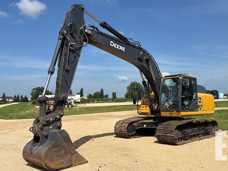 2023-deere-210-p-tier-image-1