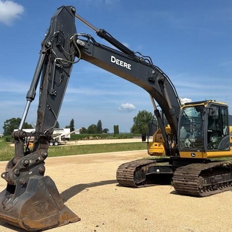 2023 DEERE 210 P-TIER