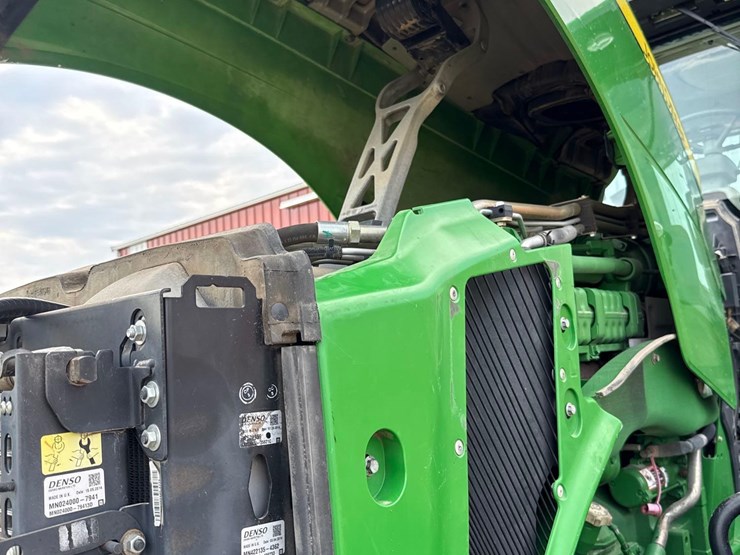 2014-john-deere-8320r-image-106