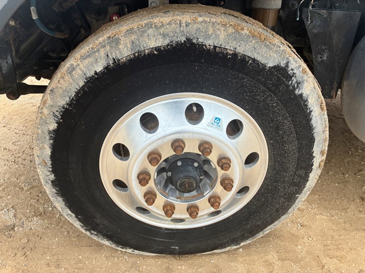 2016-peterbilt-367-image-9