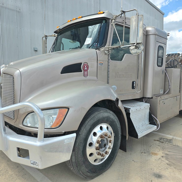 2013 KENWORTH T370