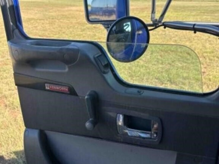 2010-kenworth-t370-image-36