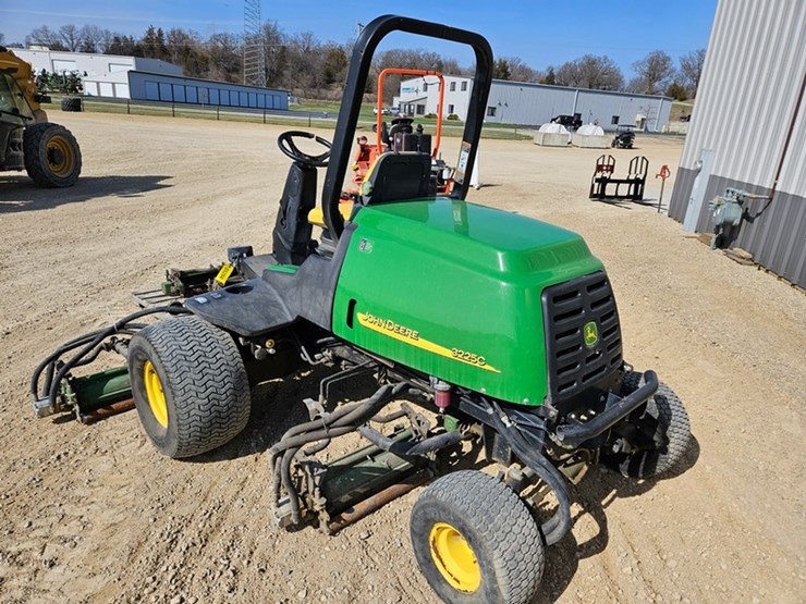 john-deere-3225c-image-4
