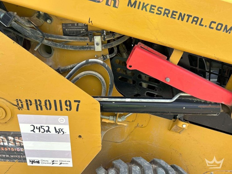 caterpillar-232d-compact-wheel-loader-skid-steer-image-17