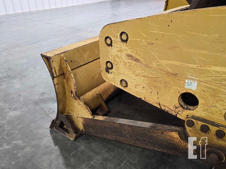 2004-caterpillar-cp-563e-image-19