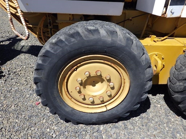 mitsubishi-mg130-motor-grader-image-10