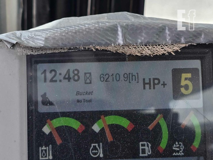 2017-caterpillar-323fl-image-24