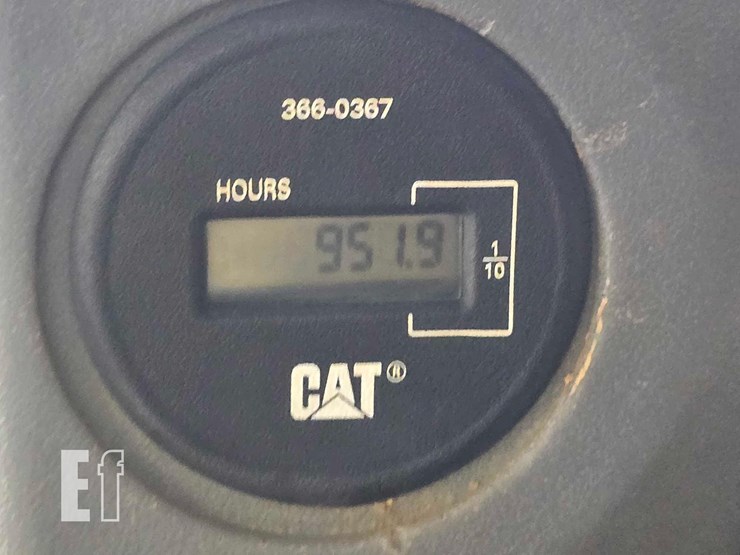 2004-caterpillar-cp-563e-image-15