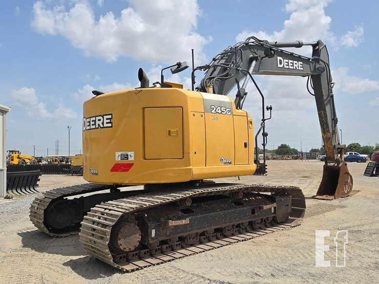 2018-deere-245g-lc-image-3