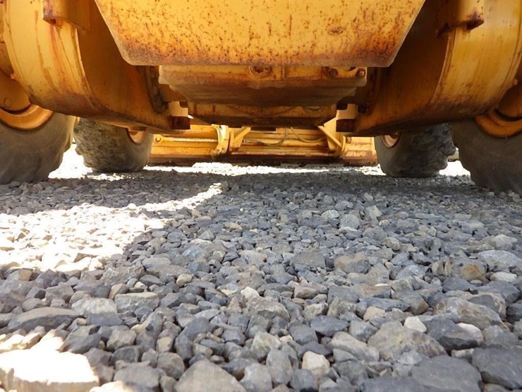 mitsubishi-mg130-motor-grader-image-32