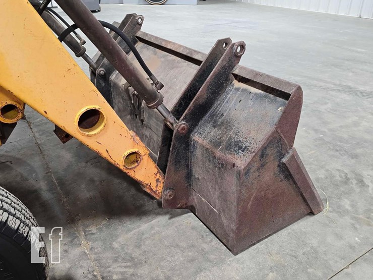 case-ih-585-image-11