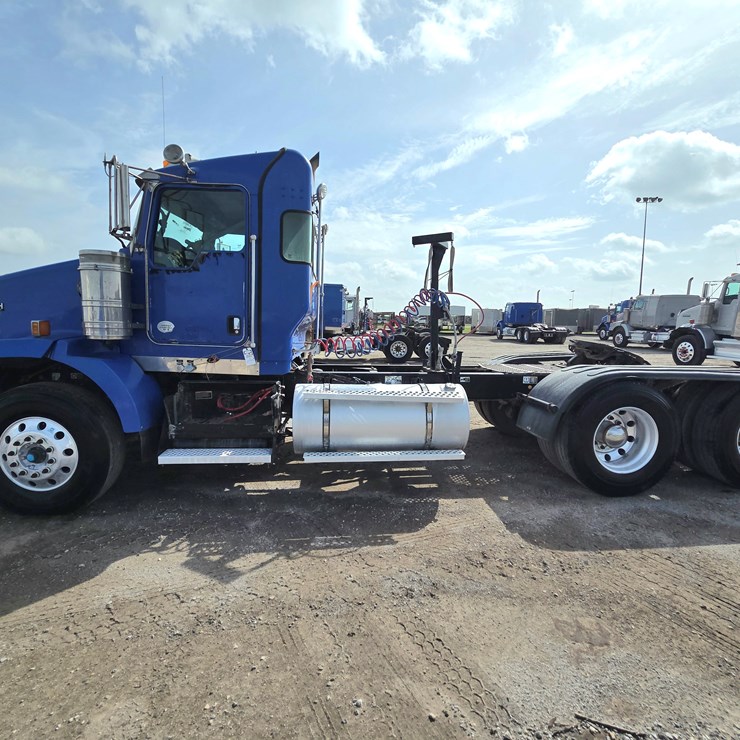 2013 KENWORTH T800