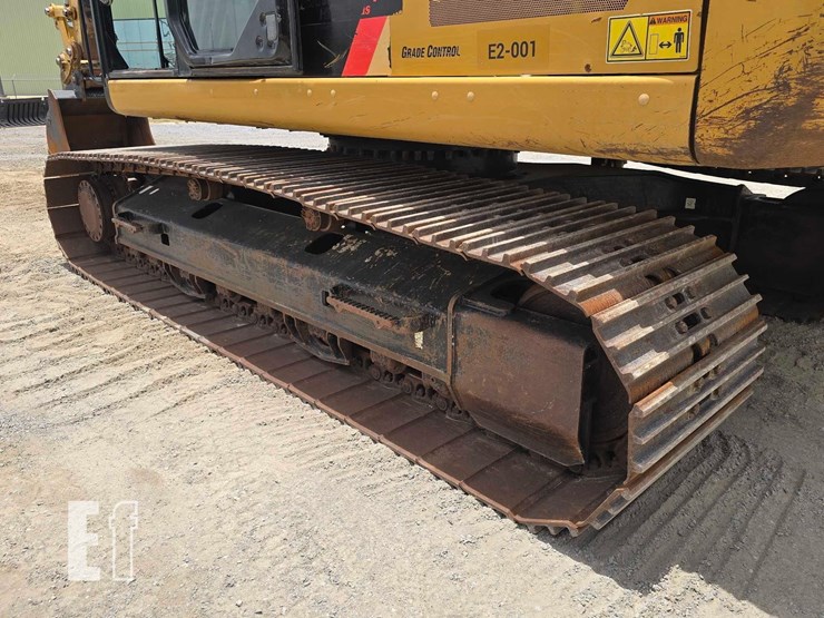 2017-caterpillar-323fl-image-35