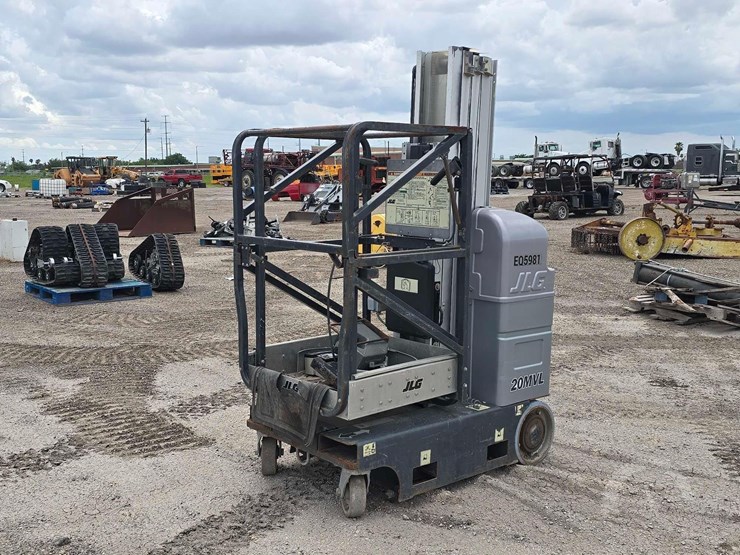 2017-jlg-20mvl-image-1