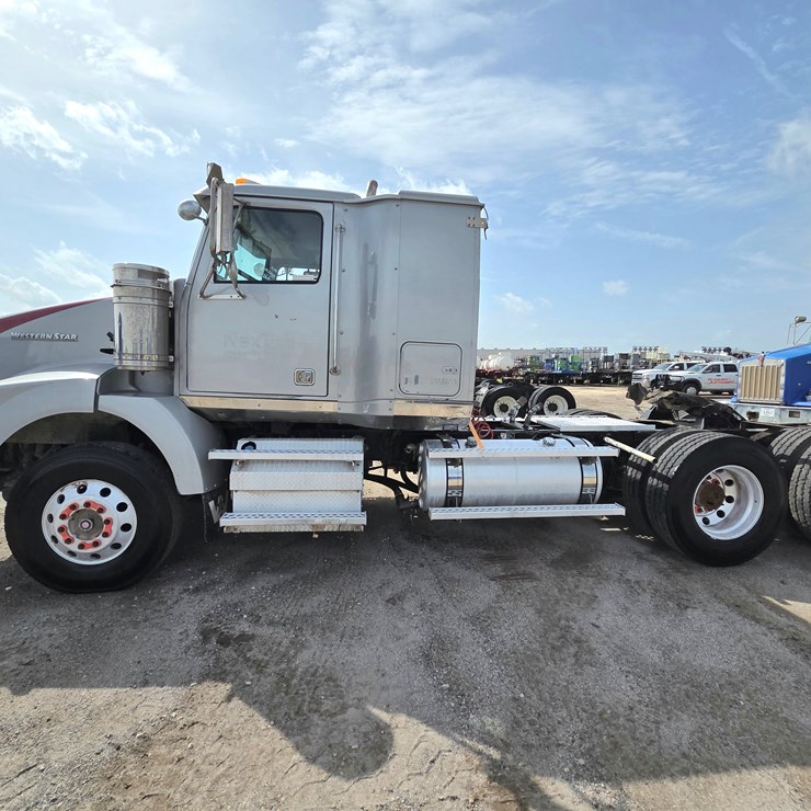 2012 WESTERN STAR 4900SB